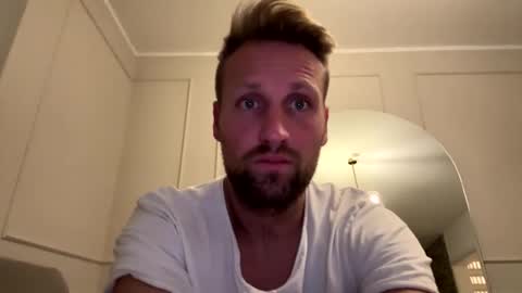 Snapshot of lovefuesse chatting on 6, 11, 2025 lovefuesse online show from 6, 11, 2025