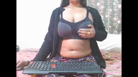 Snapshot of lovefunnitya chatting on 4, 1, 2025 Divya online show from 4, 1, 2025
