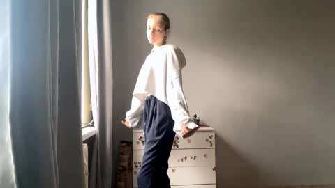 Ella online show from 10, 10, 2025