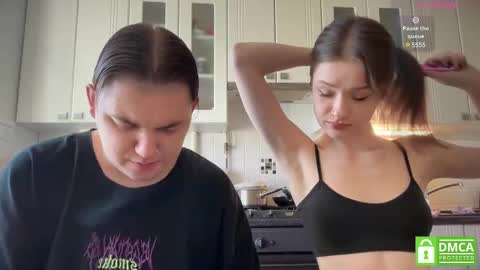 Mileena and Oliver online show from 24, 2, 2025