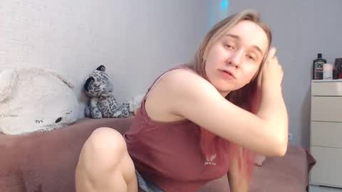 Lovely Hayley online show from 31, 10, 2025