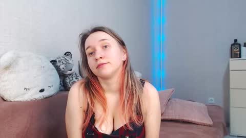 Snapshot of lovely_hayley chatting on 4, 3, 2026 Lovely Hayley online show from 4, 3, 2026