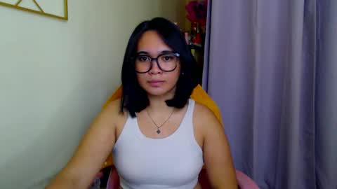 Snapshot of lovely_kurtny04 chatting on 19, 11, 2025 LOVE online show from 19, 11, 2025