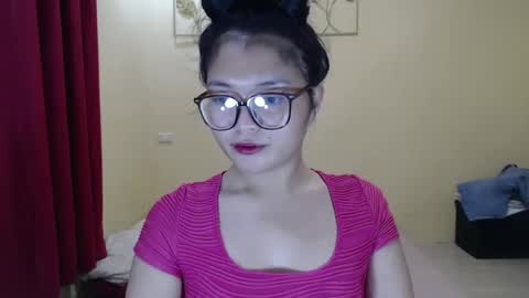 Lovely Laura online show from 8, 12, 2024