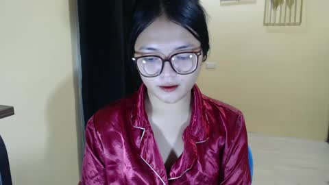 Lovely Laura online show from 7, 3, 2025