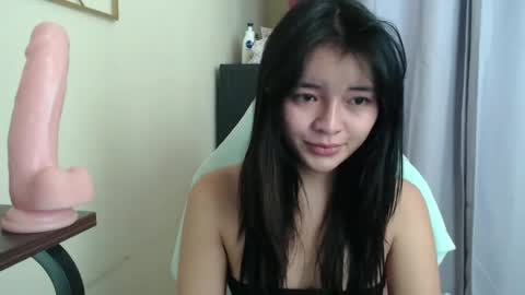 Lovely Laura online show from 9, 11, 2025