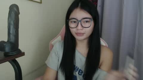 Lovely Laura online show from 20, 11, 2025