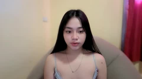lovely_leah23 online show from 18, 9, 2025