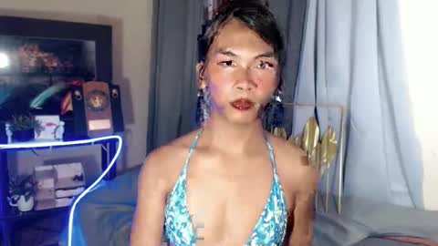 Snapshot of lovely_oliviax chatting on 4, 3, 2026 KATE online show from 4, 3, 2026