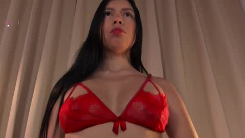 Snapshot of lovely_queens chatting on 15, 10, 2025 online show from 15, 10, 2025