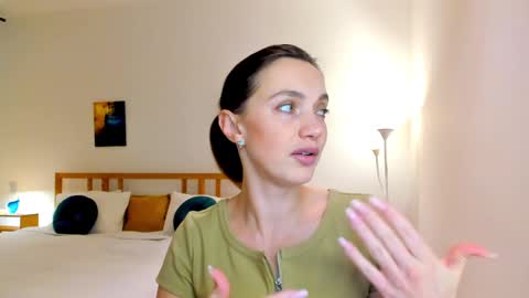 Mia online show from 4, 12, 2024