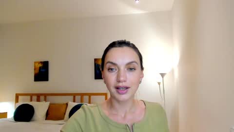 Mia online show from 4, 12, 2024