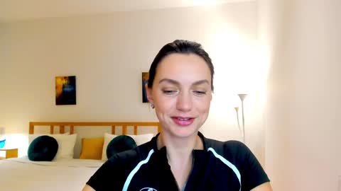 Mia online show from 6, 12, 2024