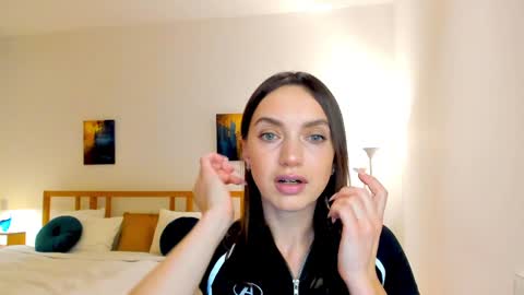 Mia online show from 7, 12, 2024
