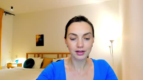 Mia online show from 8, 12, 2024