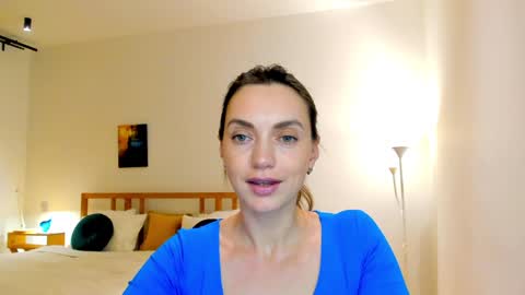 Mia online show from 8, 12, 2024