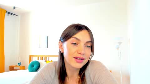 Mia online show from 9, 12, 2024