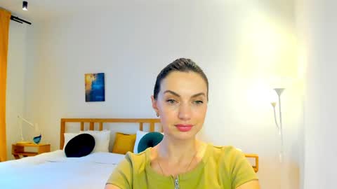 Mia online show from 10, 12, 2024