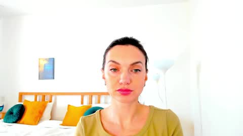 Mia online show from 14, 12, 2024