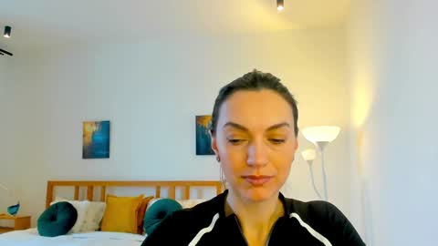 Mia online show from 16, 12, 2024