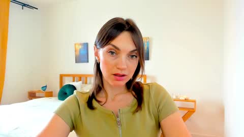 Mia online show from 18, 12, 2024