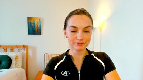 Mia online show from 28, 12, 2024