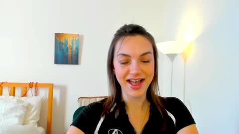 Mia online show from 6, 1, 2025