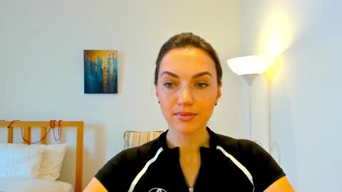 Mia online show from 7, 1, 2025