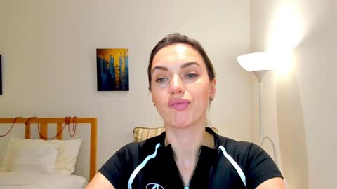 Mia online show from 7, 1, 2025