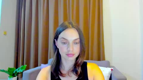Mia online show from 17, 9, 2025
