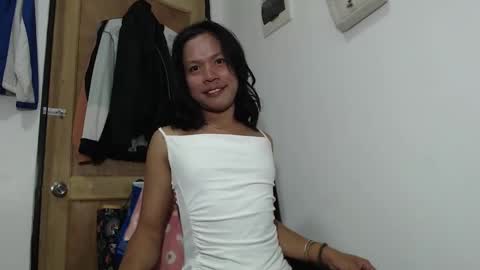 Snapshot of lovelymein chatting on 10, 11, 2025 Rella online show from 10, 11, 2025