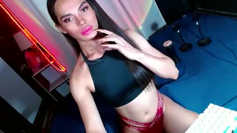 lovelymiss_shyna11 online show from 6, 1, 2025