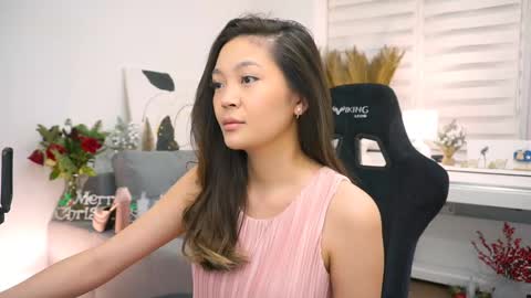 kim online show from 25, 12, 2024