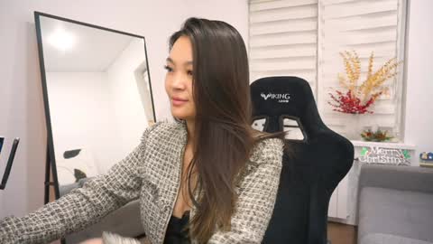 kim online show from 4, 1, 2025