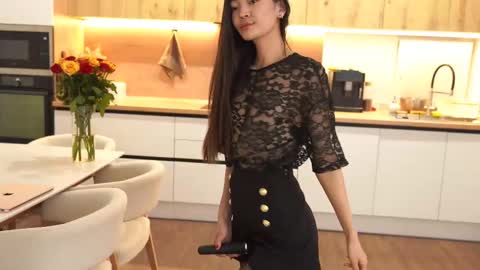 Snapshot of lovelynightt chatting on 21, 10, 2025 kim online show from 21, 10, 2025