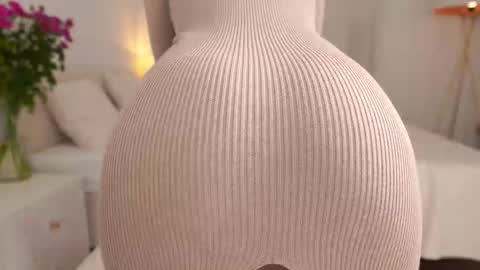 Snapshot of lovelynightt chatting on 14, 11, 2025 kim online show from 14, 11, 2025