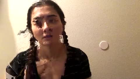 Snapshot of lovelyqueenaria chatting on 16, 12, 2024 Queen Aria online show from 16, 12, 2024