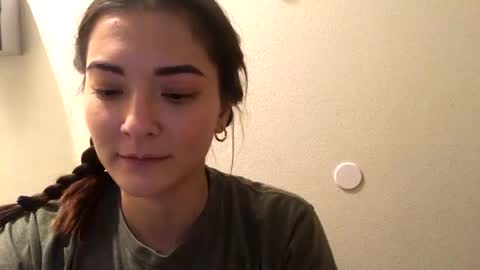 Snapshot of lovelyqueenaria chatting on 17, 12, 2024 Queen Aria online show from 17, 12, 2024