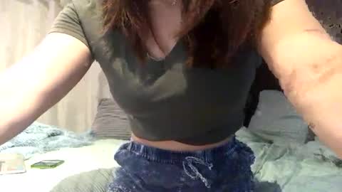 Snapshot of lovelyqueenaria chatting on 11, 1, 2025 Queen Aria online show from 11, 1, 2025