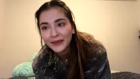 Snapshot of lovelyqueenaria chatting on 15, 10, 2025 Queen Aria online show from 15, 10, 2025