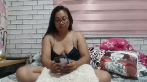 Angelquey online show from 5, 1, 2025