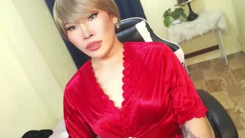 Snapshot of lovelysugar18 chatting on 6, 11, 2025 STWEET LINA online show from 6, 11, 2025