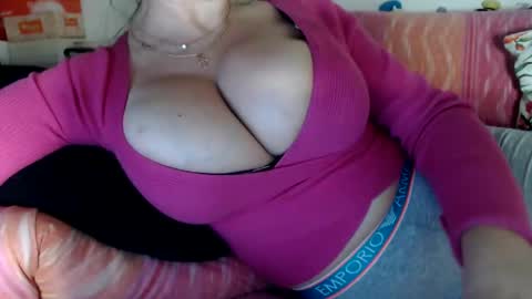 lovelywoman22 online show from 21, 2, 2025