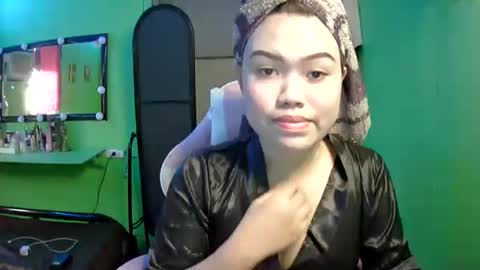 Snapshot of lovemae352295 chatting on 2, 2, 2026 lovemae352295 online show from 2, 2, 2026