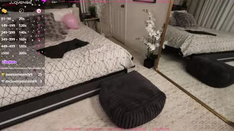 Snapshot of lovemoscarlett chatting on 1, 2, 2025 Scarlett online show from 1, 2, 2025