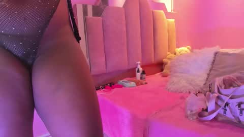 L O V E  online show from 18, 11, 2025