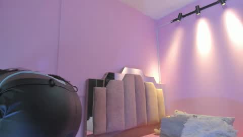 L O V E  online show from 1, 12, 2025