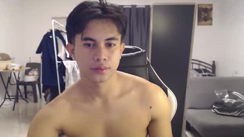 Snapshot of loverboyph04 chatting on 18, 9, 2025 loverboyph04 online show from 18, 9, 2025
