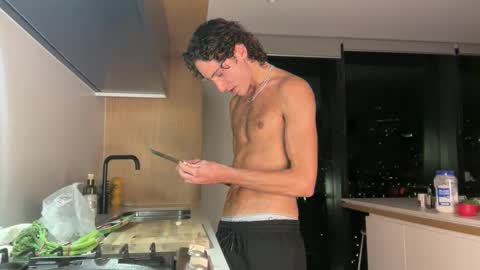 Snapshot of loves_leo chatting on 23, 2, 2026 Leo Loves online show from 23, 2, 2026