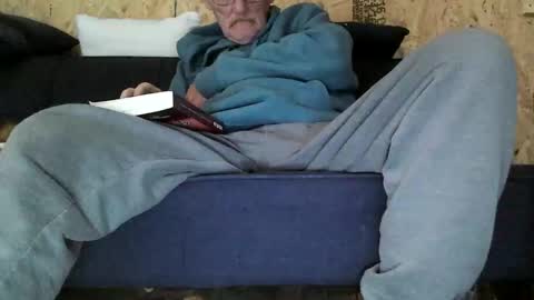 Snapshot of lovesex6565 chatting on 31, 10, 2025 just here to have fun and cum online show from 31, 10, 2025